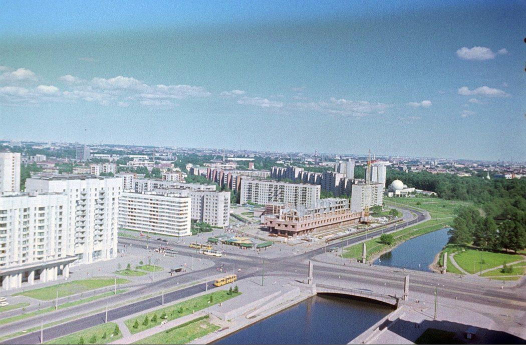 В.О. Вид на Новосмоленскую набережную и метро Приморская