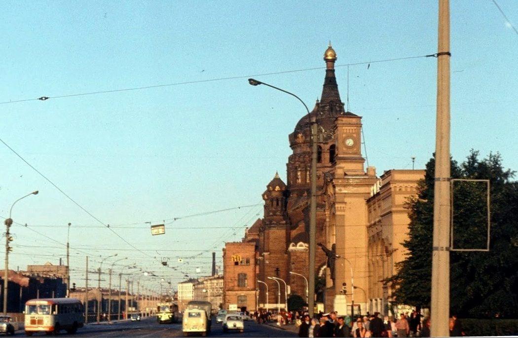 Набережная Обводного канала у Варшавского вокзала