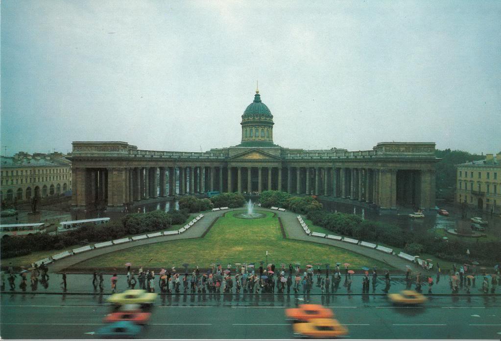 Вид на Казанский собор с Дома книги