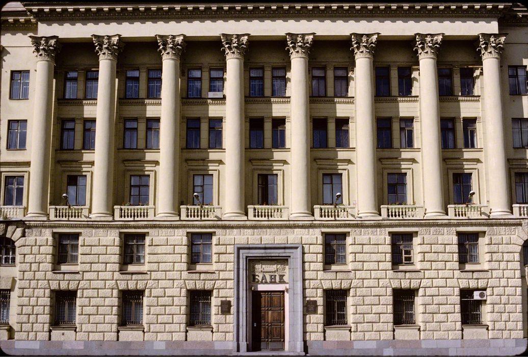 Здание ЛНИРТИ - Российский Институт радионавигации и времени