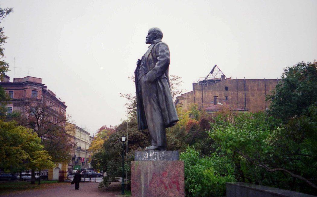 Памятник В.И.Ленину в Таврическом саду