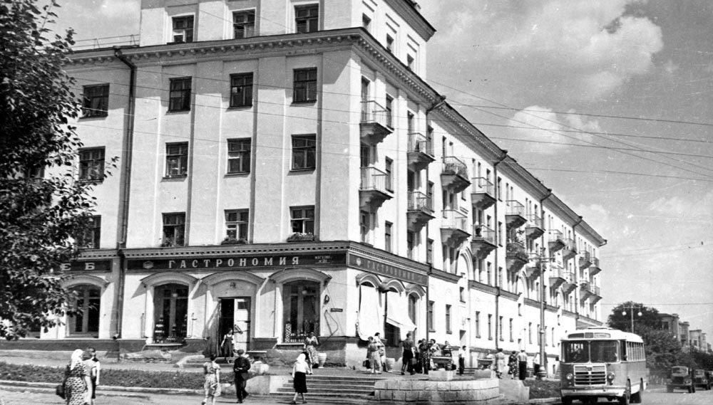перекрёсток улиц Советская и Пролетарская