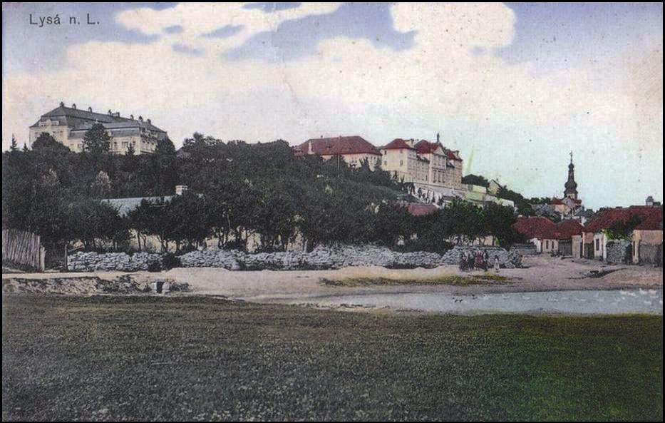 Lysá, Pohled na zámek a klášter  