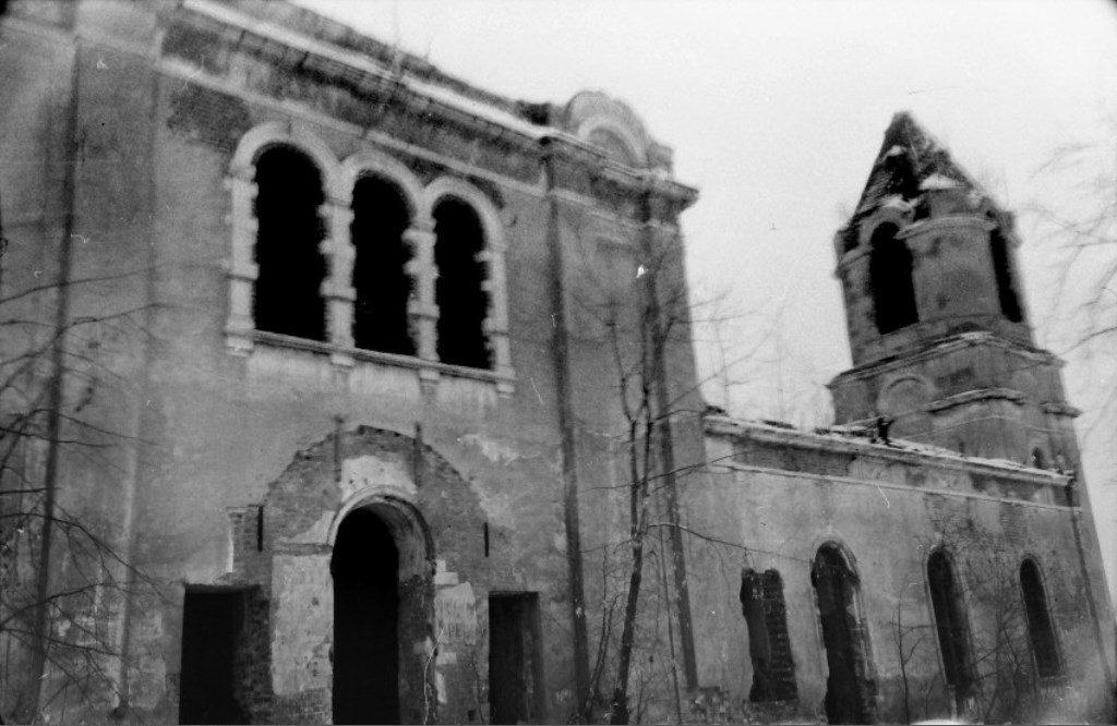 Церковь иконы Божией Матери "Знамение" с. Амерево (Щёлково) в 1989 г.