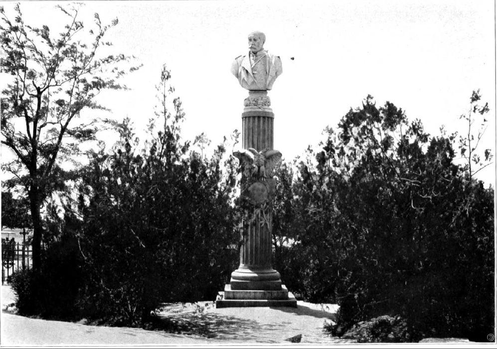 Памятник и могила генерала Хрулева