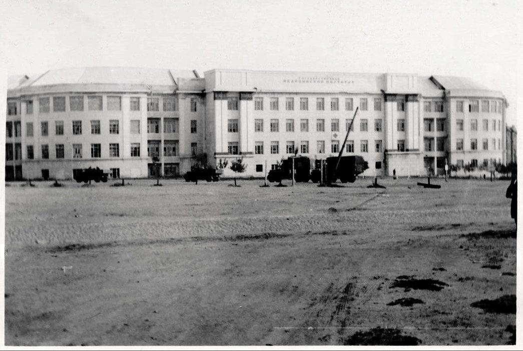 Госпиталь для нижних чинов вермахта в здании Курского медицинского института