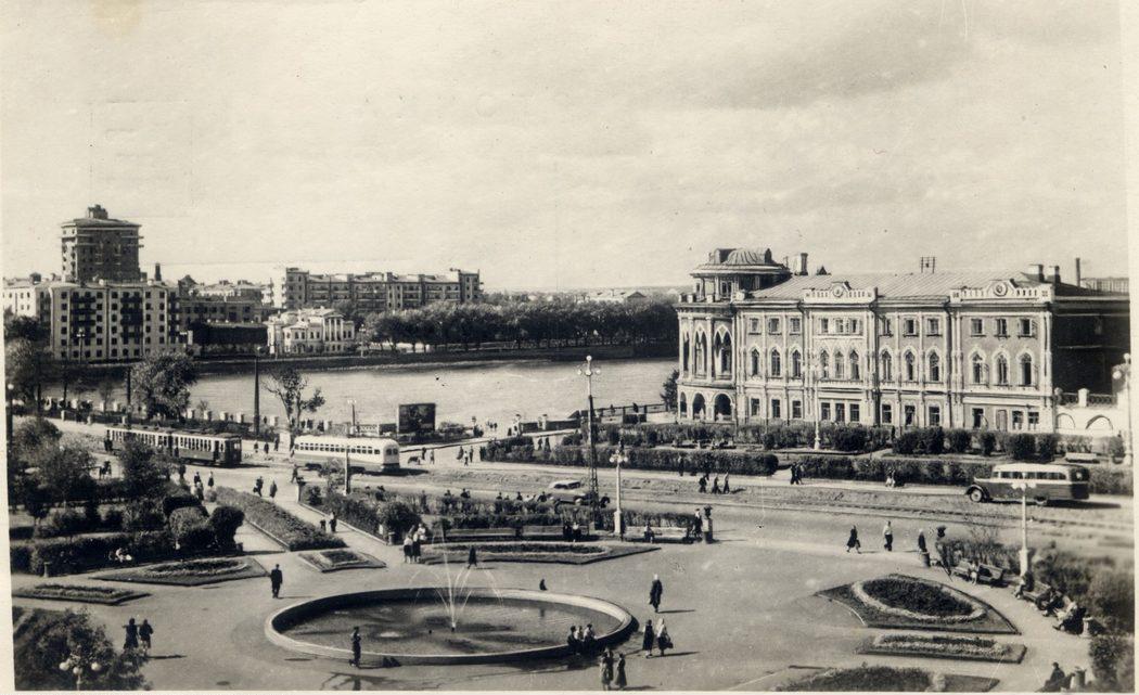 Свердловск. Вид на городской пруд
