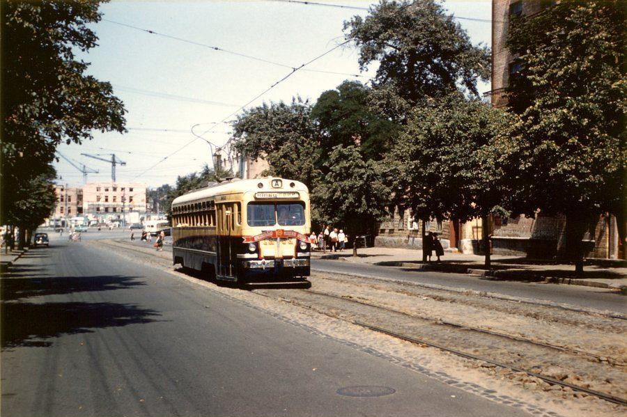 Трамвай на Саксаганского