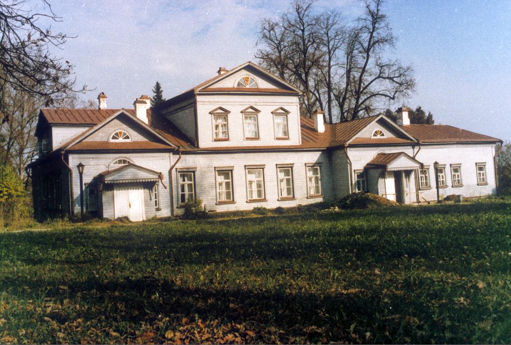 Главный дом усадьбы Абрамцево