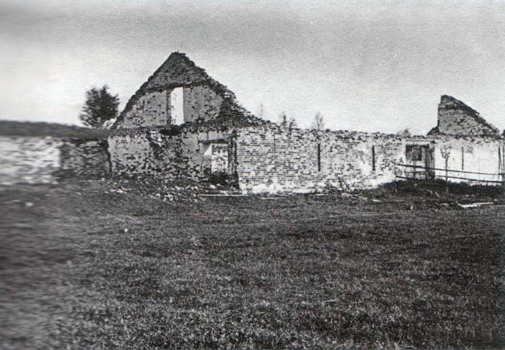 Руины казарм на территории Новодвинской крепости