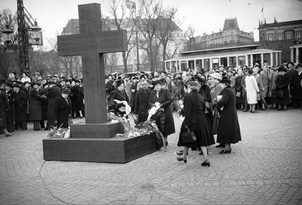 Faldne og druknede søfolk fra Anden Verdenskrig mindedes i Nyhavn