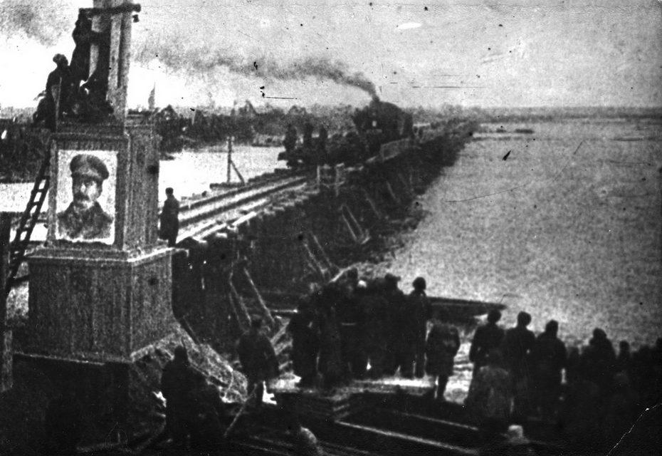 Временный железнодорожный мост через Днепр