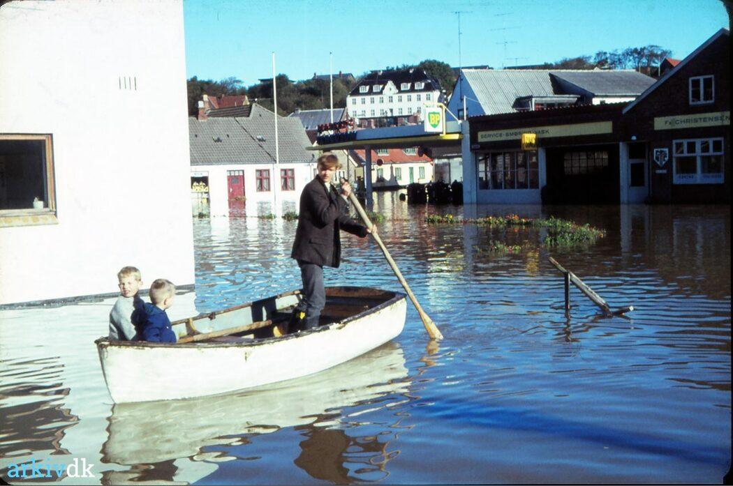 Oversvømmelse i Lemvig ved krydset Enghavevej og Østergade