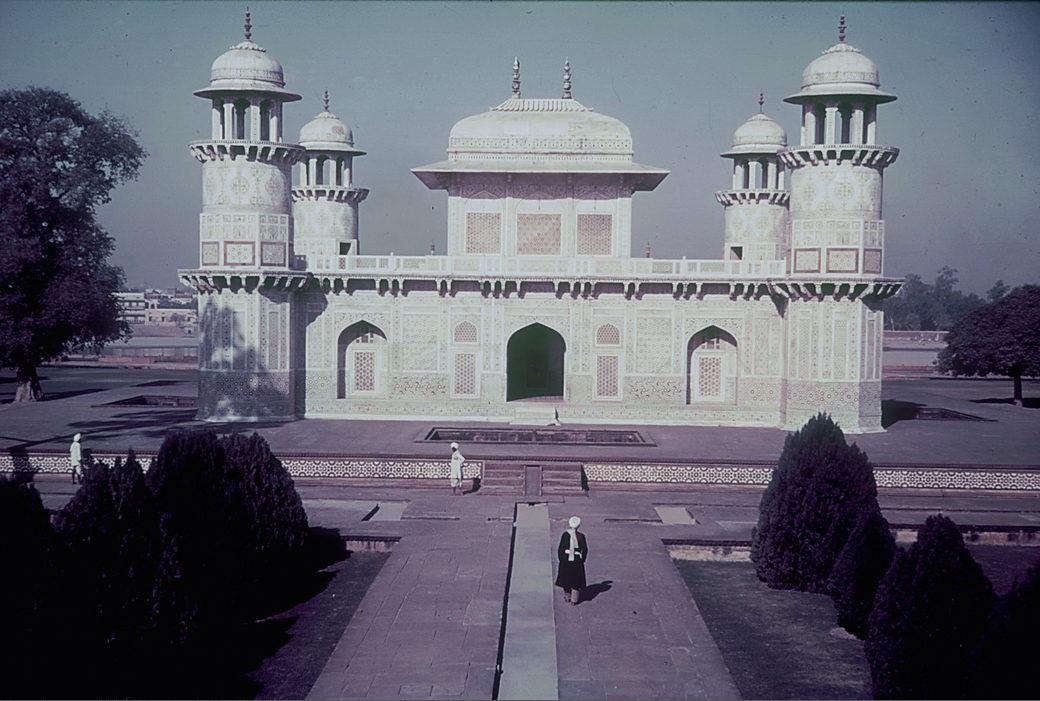 Agra. Mausoleum of Itmad-Ud-Daulah