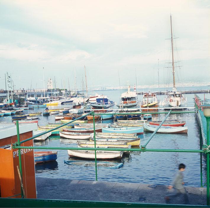 Barche da pesca nel porto di Napoli