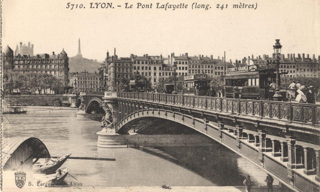 Lyon — Le Pont Lafayette (long. 241 mètres)