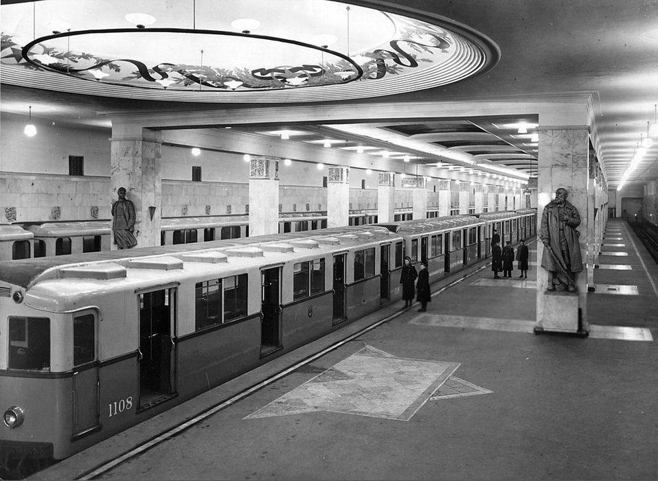 Станция метро «Измайловская»
