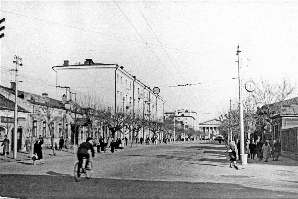 Перекресток улиц Ленина и Либкнехта