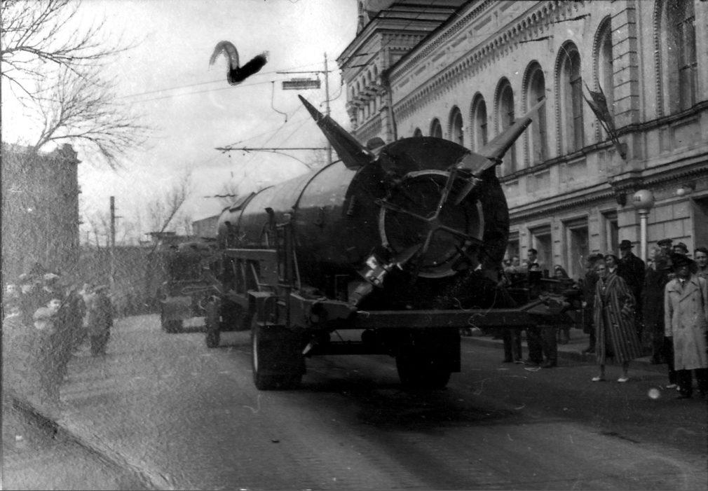 Р5М на Гоголевском бульваре (парад 1мая 1960 г)
