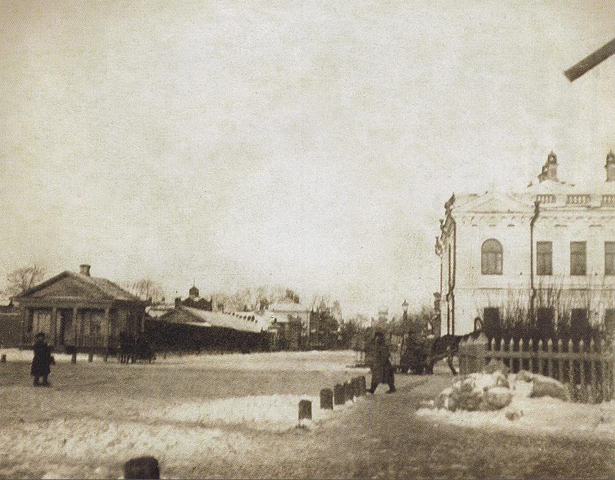 Никольская улица. Вид от пересечения с ул. Московской