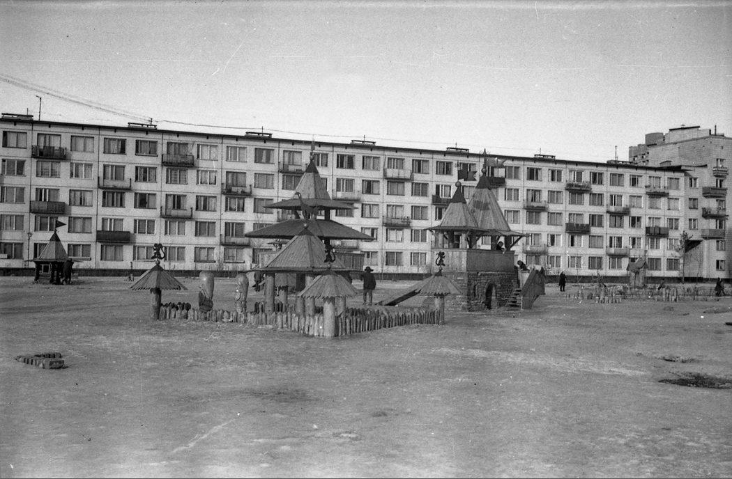 Детская площадка на улице Руднева