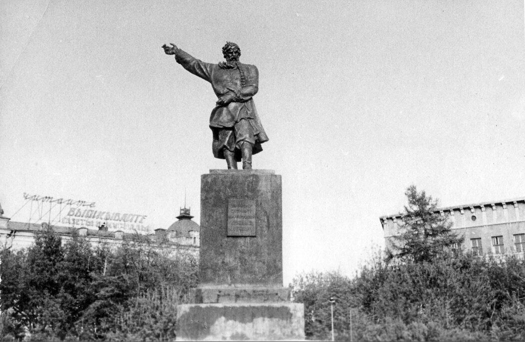 Горький. Памятник Минину