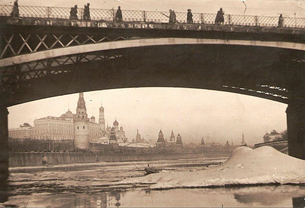 Вид на Кремль от старого Большого Каменного моста